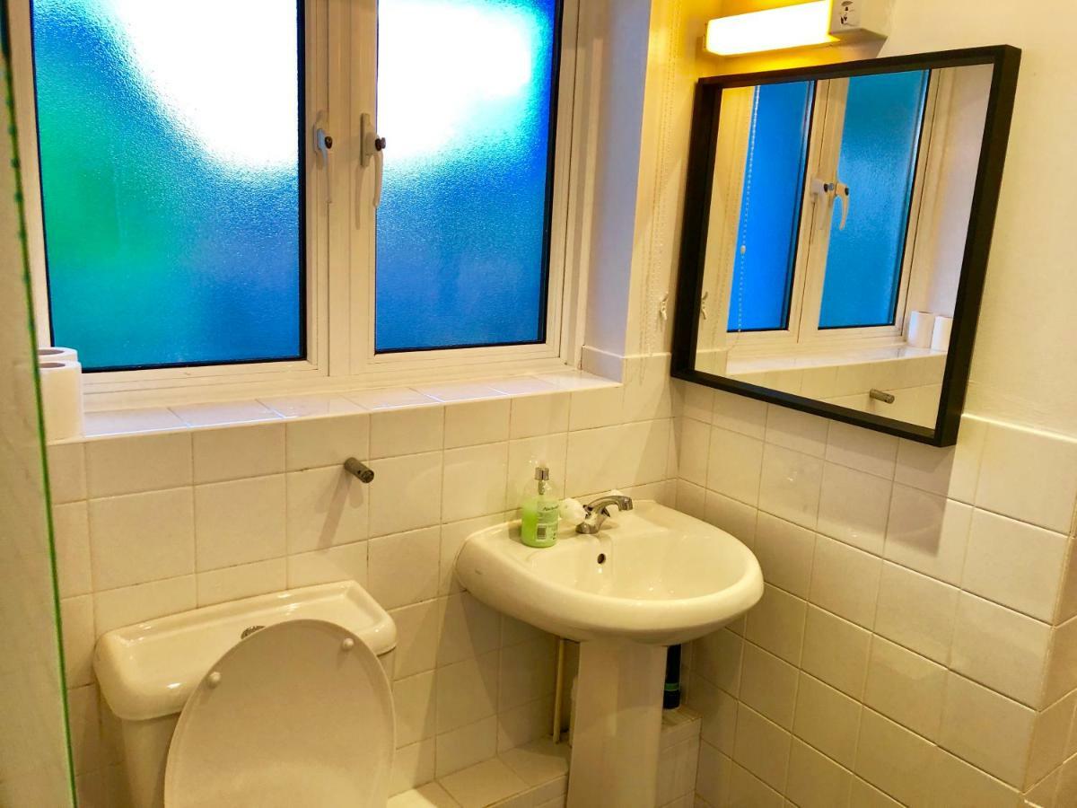 2 Bedrooms Modern Apartment, Lounge, Full Kitchen, Balcony, 5 Minutes Stratford Station Londres Exterior foto