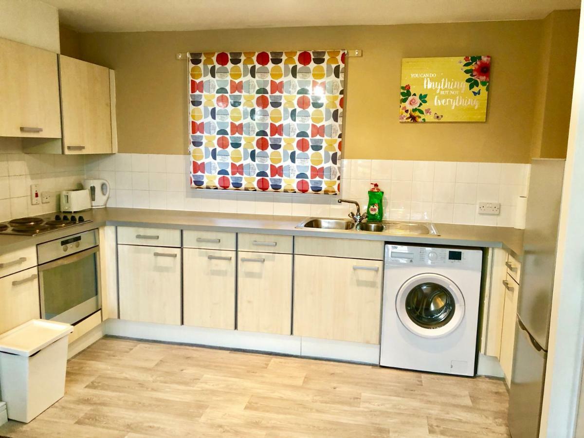 2 Bedrooms Modern Apartment, Lounge, Full Kitchen, Balcony, 5 Minutes Stratford Station Londres Exterior foto