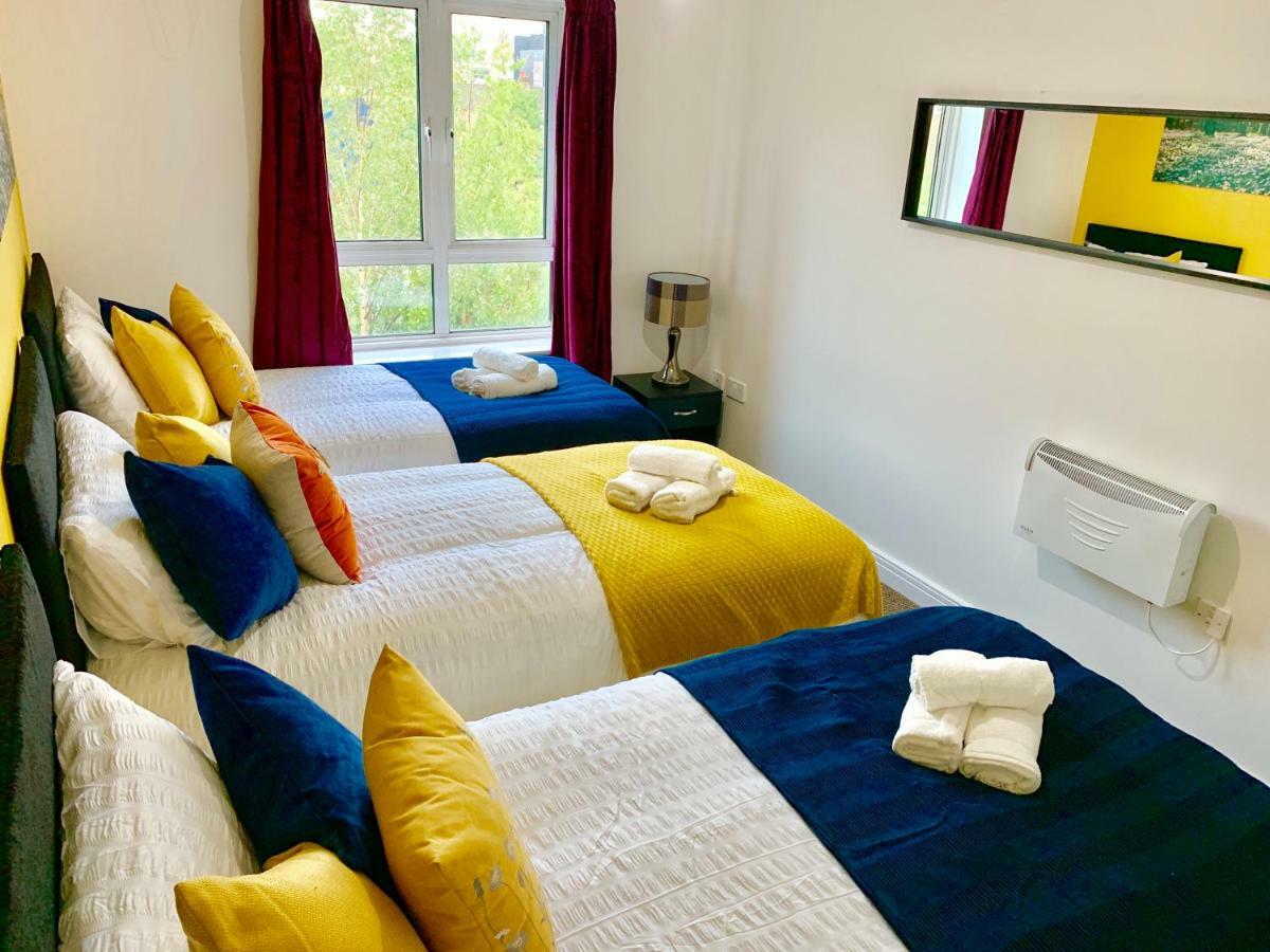 2 Bedrooms Modern Apartment, Lounge, Full Kitchen, Balcony, 5 Minutes Stratford Station Londres Exterior foto