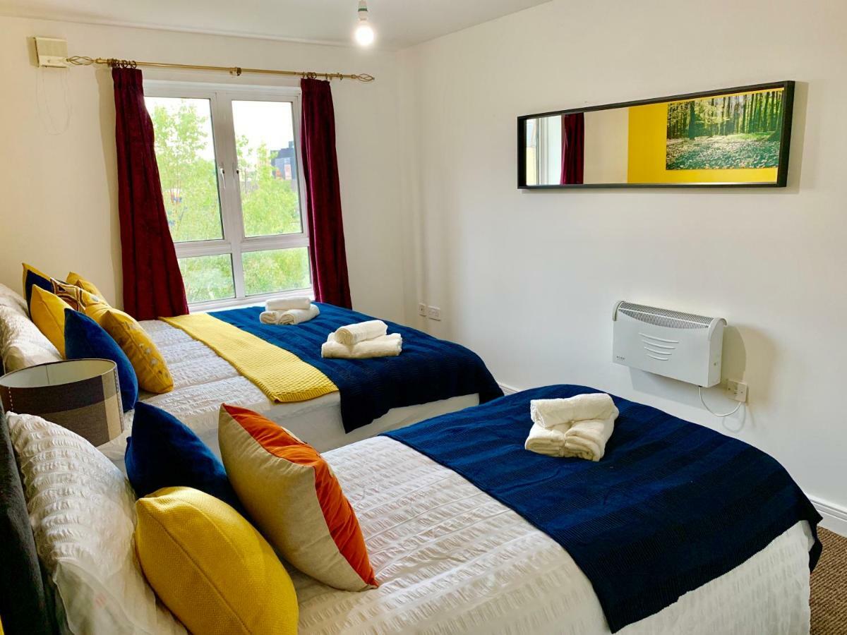 2 Bedrooms Modern Apartment, Lounge, Full Kitchen, Balcony, 5 Minutes Stratford Station Londres Exterior foto